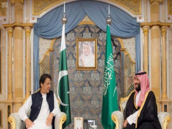 सऊदी या चीन से ले सकते हैं मदद