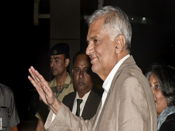 विक्रमसिंघे सत्ता को छोड़ने के तैयार नहीं