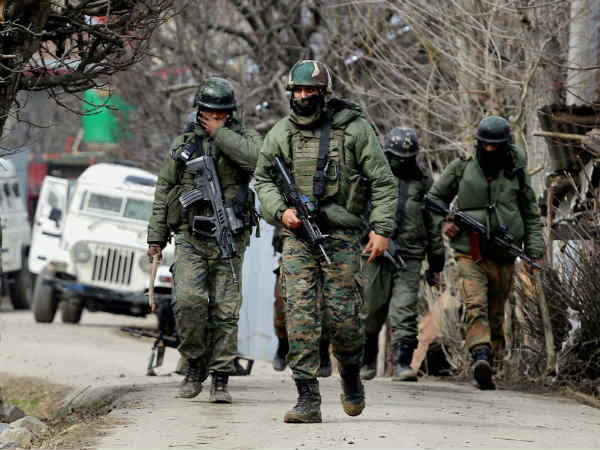 सेना हाई अलर्ट पर सेना हाई अलर्ट पर