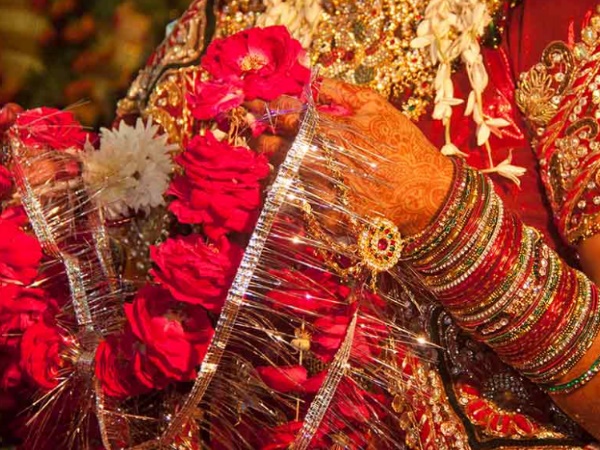 अब कंपनी महिला को चुकाएगी 70,000 रुपये अब कंपनी महिला को चुकाएगी 70,000 रुपये