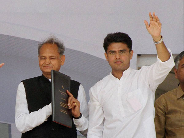 सर्वे के आधार पर टिकट बंटवारे की भी चर्चा सर्वे के आधार पर टिकट बंटवारे की भी चर्चा