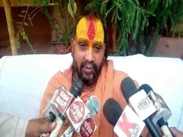 Cows and temples issues were raised by the Yogi government is not good says sant rajendra das Cows and temples issues were raised by the Yogi government is not good says sant rajendra das