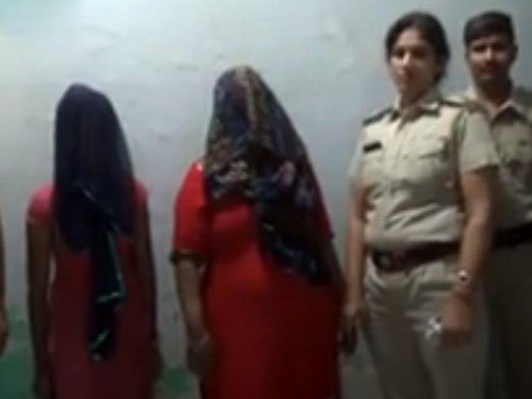 दस लाख मांगे, छह में किया समझौता