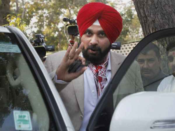 रेलवे ने गलती से किया इनकार