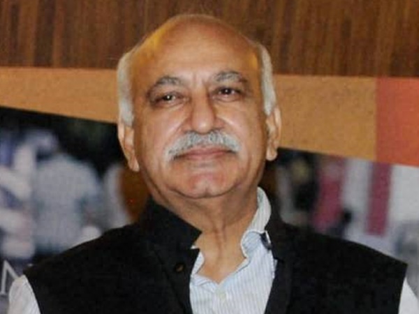 नजरअंदाज करने लगी तो स्टाफ भेजकर बुलवाया नजरअंदाज करने लगी तो स्टाफ भेजकर बुलवाया
