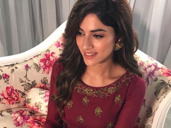 'डायरेक्टर ने बिकिनी पहनने को किया मजबूर'