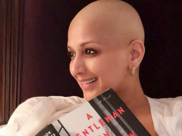 सोनाली ने बढ़ाया बच्चों का हौसला