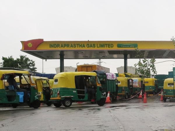 सीएनजी के दामों में भी बढ़ोतरी