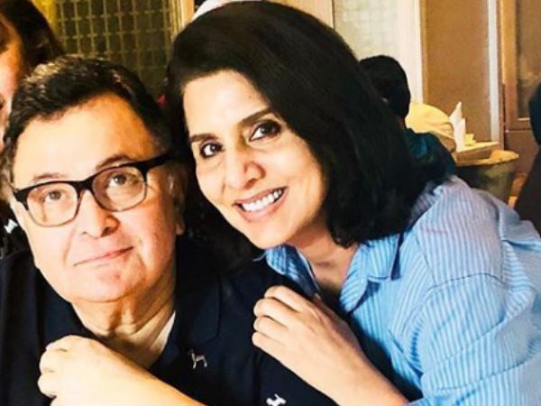 पत्नी संग मंदिर पहुंचे ऋषि कपूर