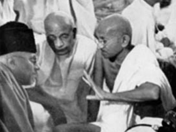 हमें मुसीबतों से डरना नहीं चाहिये हमें मुसीबतों से डरना नहीं चाहिये