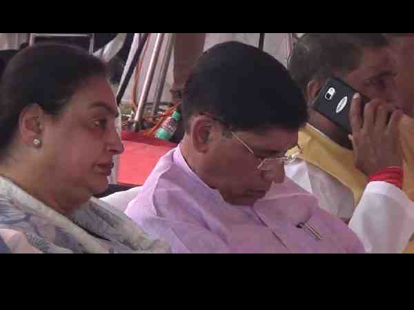 mla were sleeping during rajnath singh speech in bhimrao university