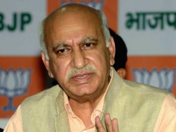 पहली बार पिता ने पढ़ने के लिए दी थी अकबर की किताब, जिसके बाद फैन हो गई थीं गजाला 