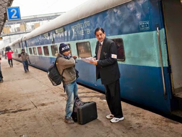 ट्रेन से लाखों तौलिये चुरा ले गए यात्री