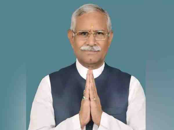 vyapam scam accused gulab singh kirar joins congress create controversy