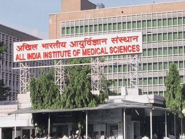 मरीज को एम्स अस्पताल किया गया रेफर मरीज को एम्स अस्पताल किया गया रेफर