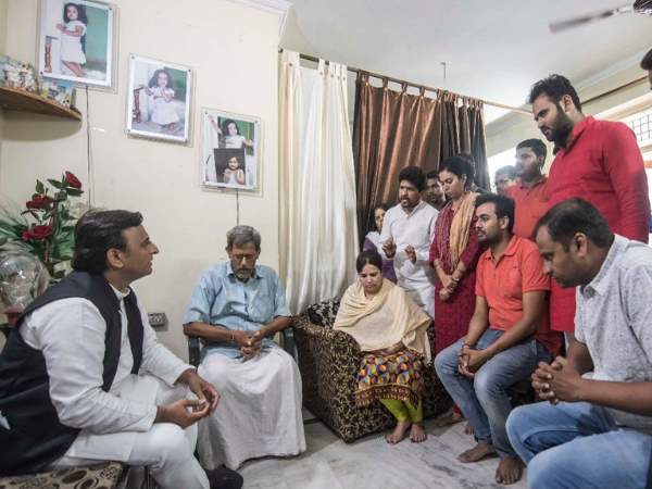 'देनी चाहिए 5 करोड़ की मदद'