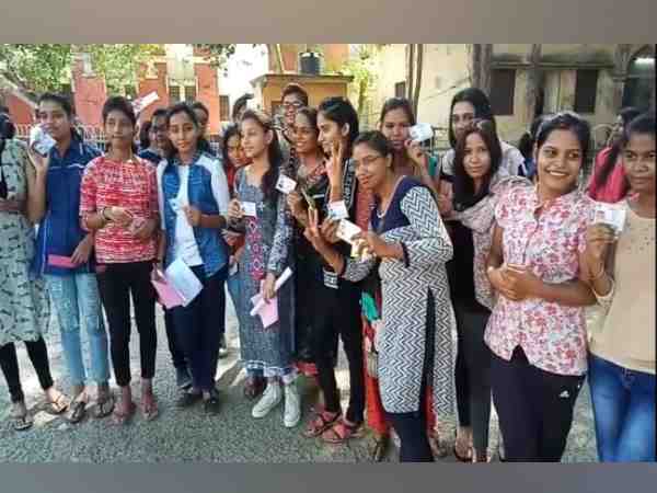 voting starts for allahabad university students election candidates asking for votes
