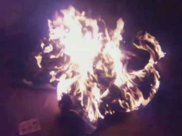 हार के बाद ABVP नेताओं ने लगाई आग