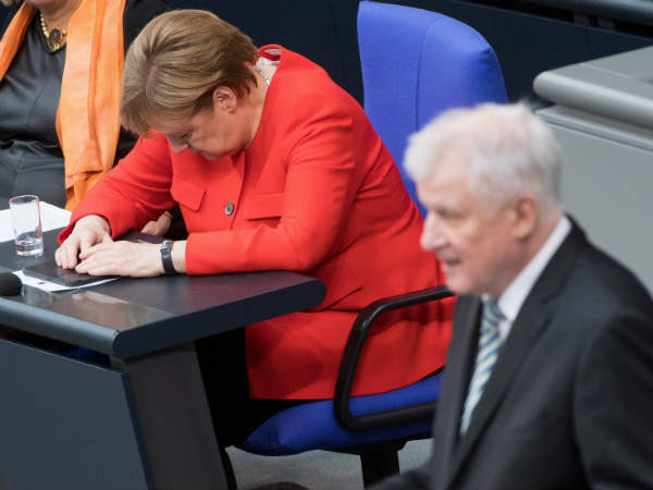 यूरो संकट के समय मार्केल की भूमिका 