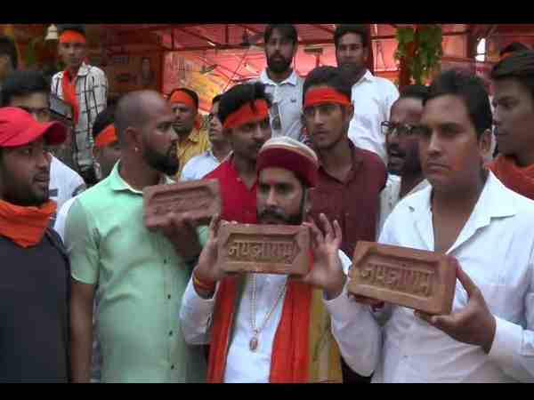 bajrang dal in agra gave disputed remarks on modi government
