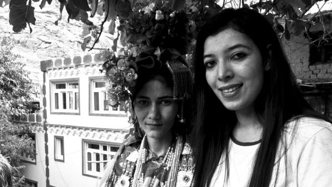 BBC SPECIAL: लद्दाख में बसे पांच हज़ार शुद्ध आर्य लोगों से एक मुलाक़ात BBC SPECIAL: लद्दाख में बसे पांच हज़ार शुद्ध आर्य लोगों से एक मुलाक़ात