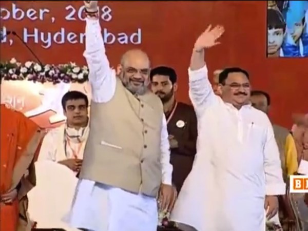  आज देश में दो विचारधाराएं स्पष्ट दिखाई देती है 