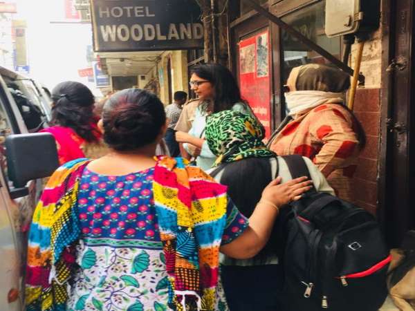 दिल्ली से खाड़ी भेजी जाती लड़कियां दिल्ली से खाड़ी भेजी जाती लड़कियां