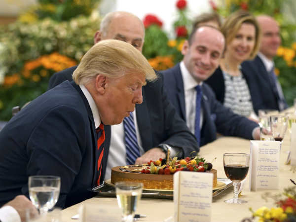 बड़े भाई की बात मानी ट्रंप ने 