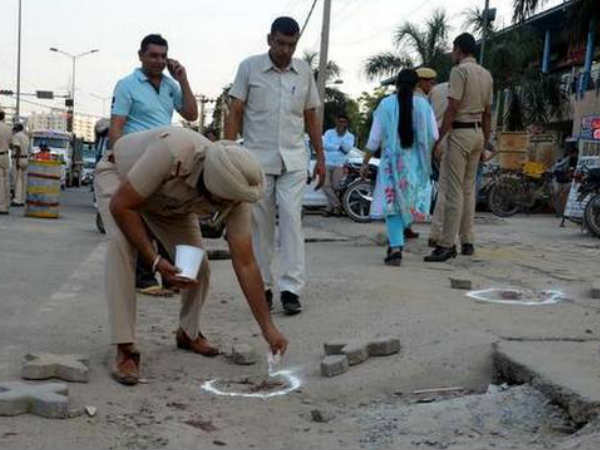 महिपाल के गुरु और गुरु मां की तलाश कर रही है सीआईडी महिपाल के गुरु और गुरु मां की तलाश कर रही है सीआईडी