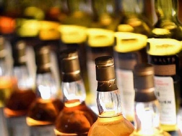 इन ब्रांड्स की शराब हुई बरामद 