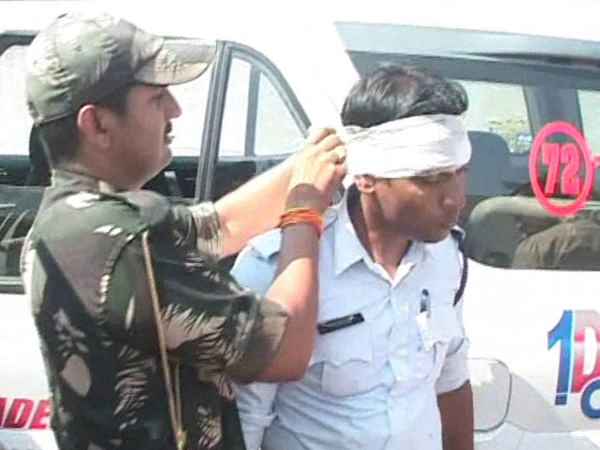 auto driver beat up policeman in jabalpur