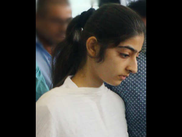 भांडवलकर के स्थान पर आयुषी को बनाया था ट्रस्टी 