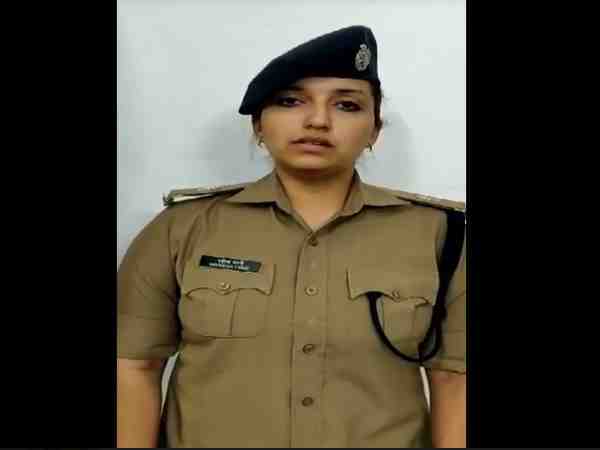 shoe thrown on policemen during his duty in kanpur