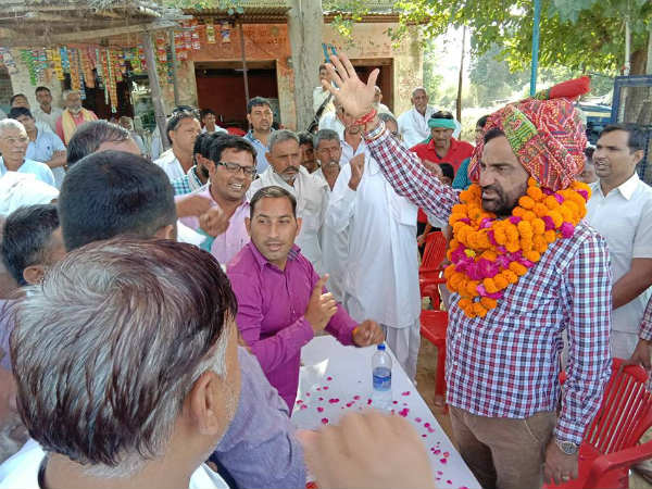 बीजेपी के बागी हैं हनुमान बेनीवाल बीजेपी के बागी हैं हनुमान बेनीवाल