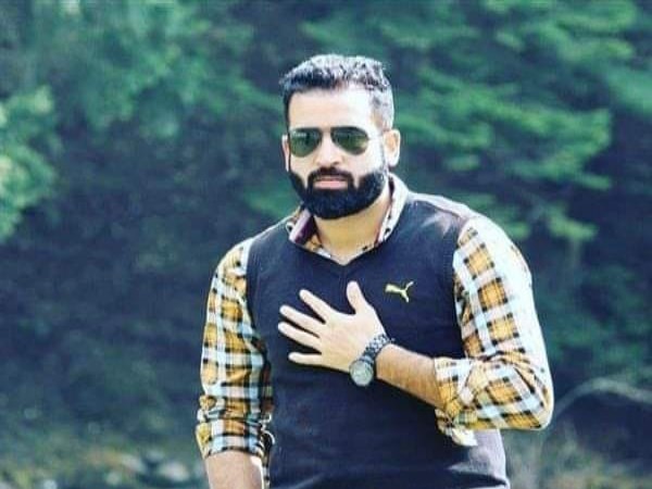 रिटायर्ड पुलिसकर्मी के बेटे थे मीर