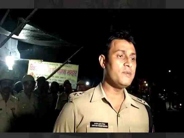 महिलाओं को डायल 100 के विषय में जानकारी दी