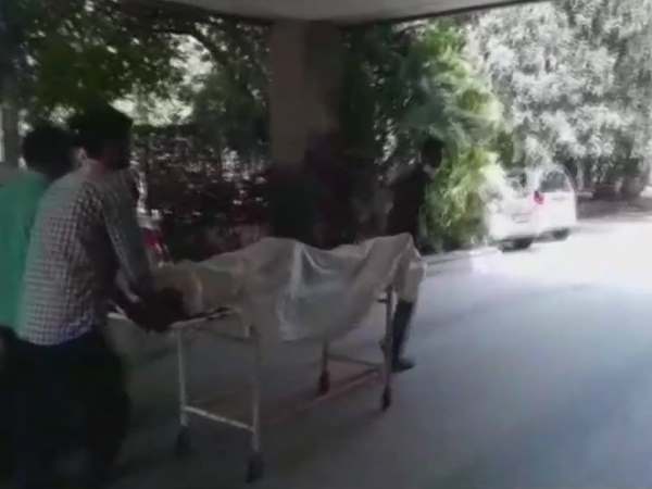 under construction site collapse in Noida Sector 39 4 labourers dead 5 injured