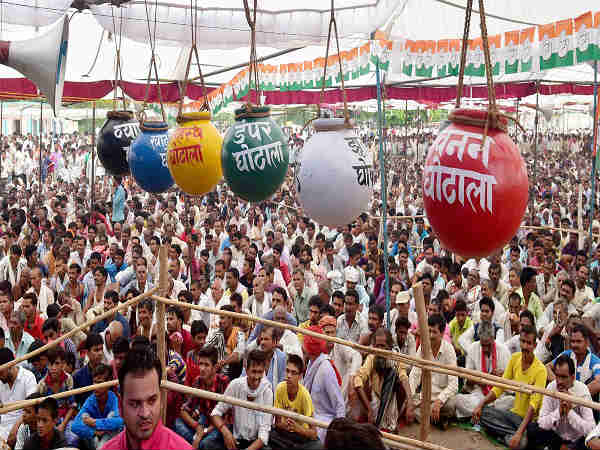 घोटालों की लंबी लिस्ट