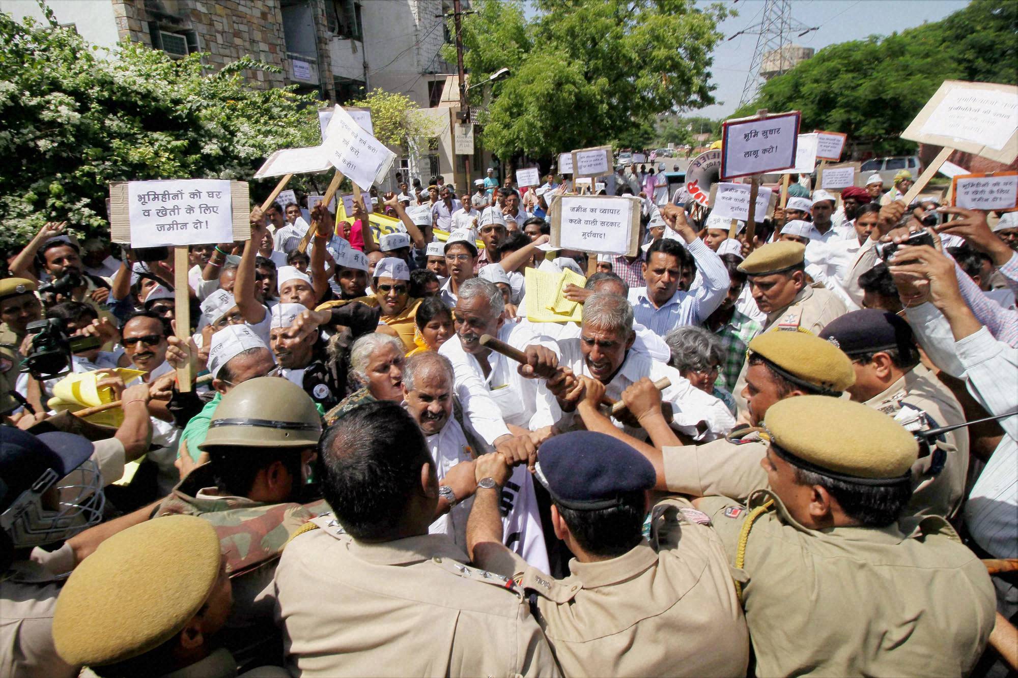 किसान हैं बेहाल किसान हैं बेहाल