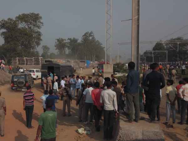 New Farakka Express Train Derailed in Raebareli, See Pics New Farakka Express Train Derailed in Raebareli, See Pics