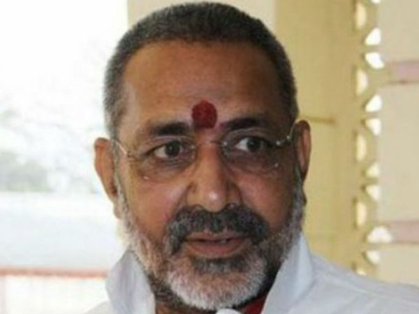 पार्टियों में बीफ खाना बंद कीजिए राहुल गांधी: गिरिराज सिंह