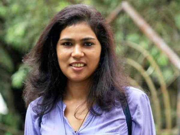 दूसरे धर्म के व्यक्ति के साथ रहना