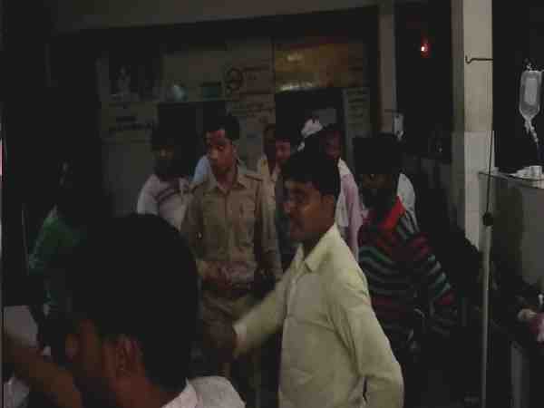 people injured in conflict between two groups for just two kg of wheat in shahjahanpur