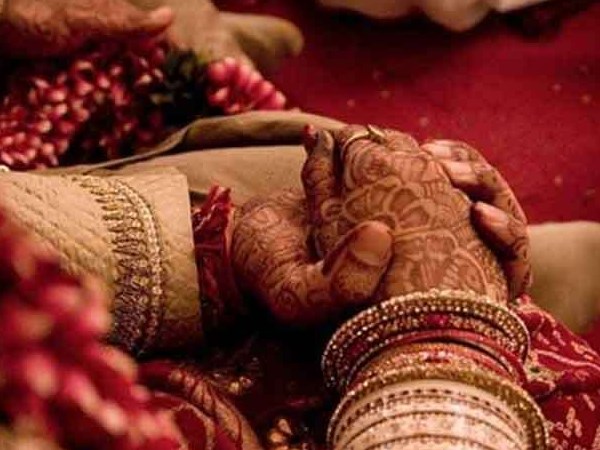 रेलवे का एसपी बनकर चार शादियां की रेलवे का एसपी बनकर चार शादियां की