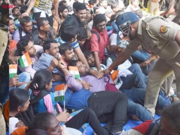 lucknow lathicharge on teachers recruitment candidate lucknow lathicharge on teachers recruitment candidate