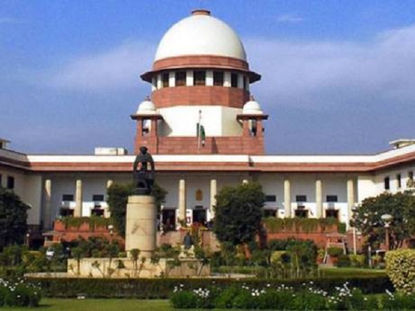 राफेल मामले पर चार याचिकाएं की गई हैं दायर