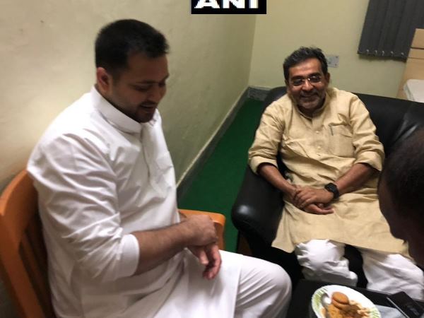 अरवल में तेजस्वी-कुशवाहा की मुलाकात