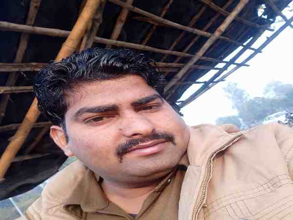 यूपी: अधकारियों पर मृतक कांस्टेबल के परिवार ने लगाया आरोप, बार-बार अपमानित होने से था परेशान