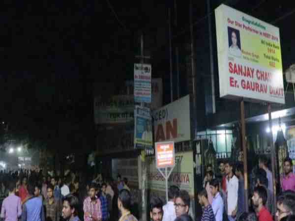 यूपी: कोचिंग मंडी में एक बार फिर हुई गोलीबारी, बाइक सवारों ने घात लगाकर मारी गोली