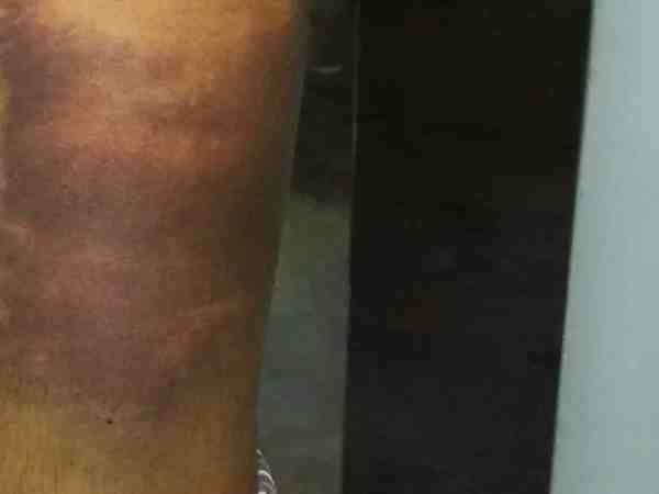 घर जाते ही बनाया बंधक